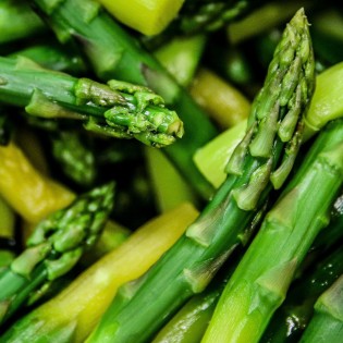 Asparagus menu at GamberoRosso
